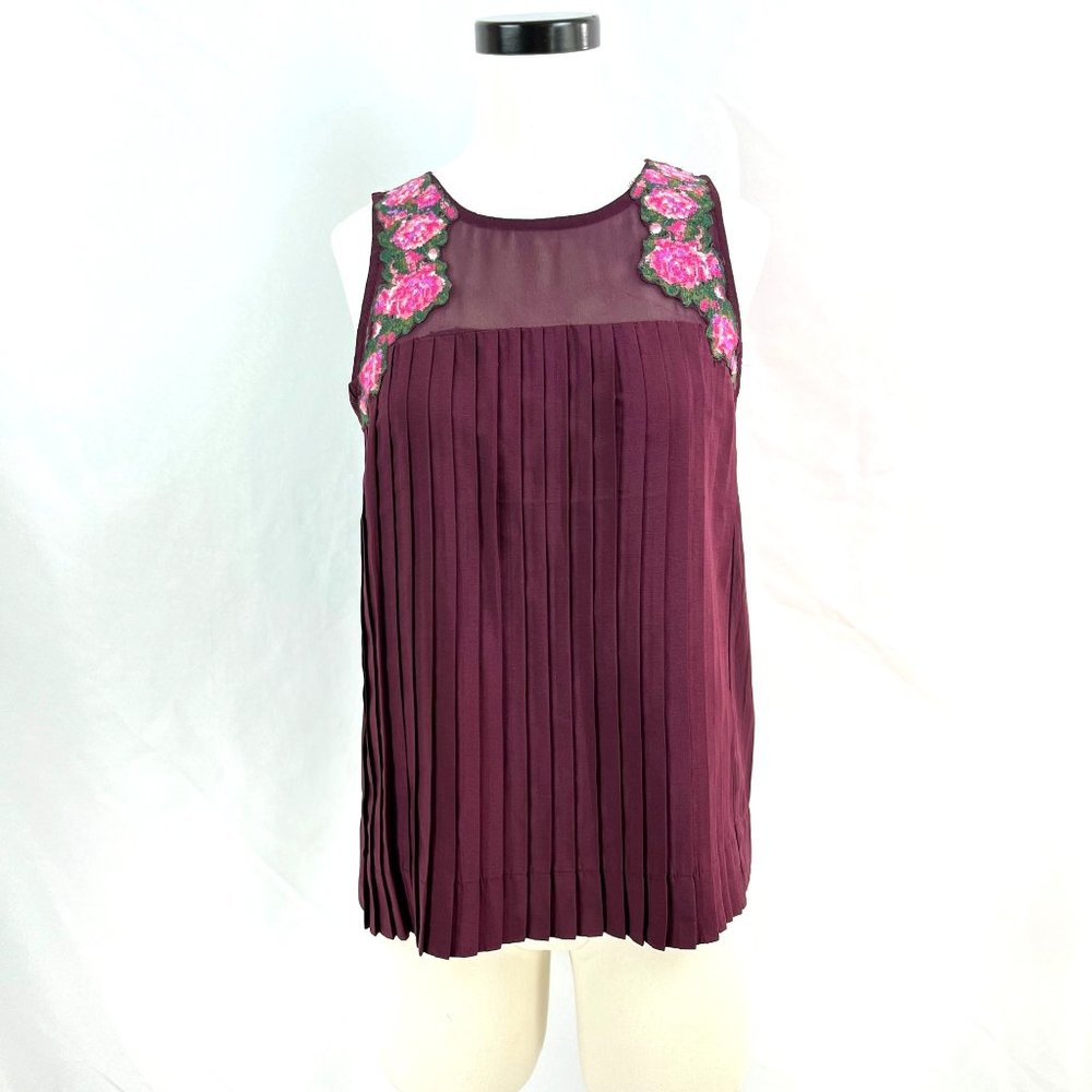American Eagle Embroidered Floral Pleated Sleeveless Top Bohemian Shirt Small